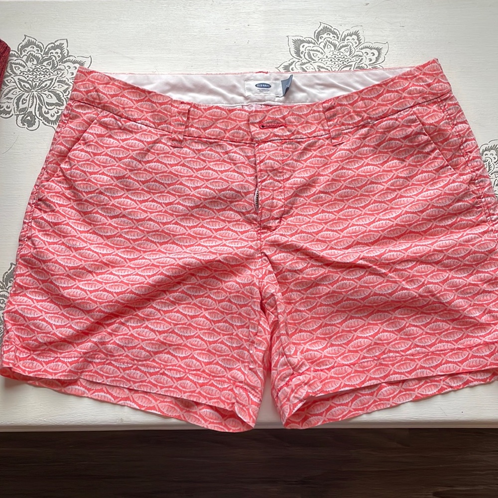 Old navy fish shorts